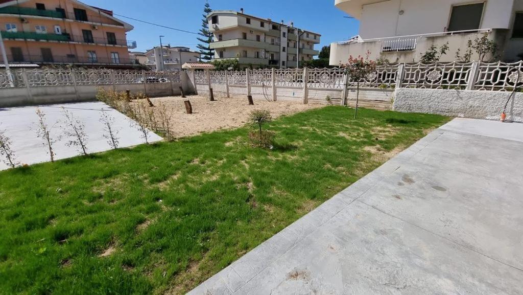 Via Cagliari Apartment กาตันซาโร ภายนอก รูปภาพ